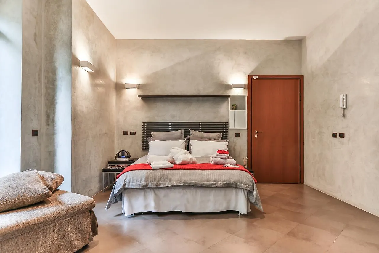 San Babila Suite Milano 0*,  Italia